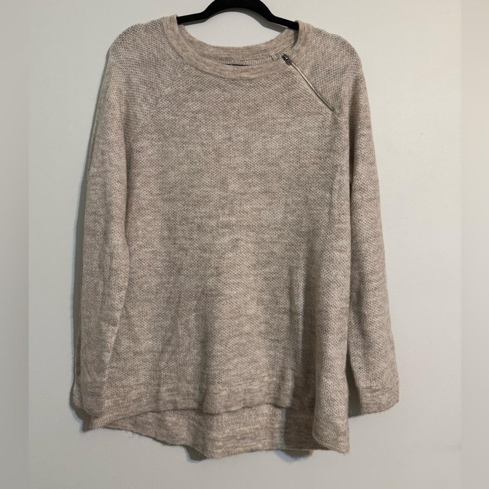 Abercrombie and Fitch Women's Beige Knitted Sweater with Shoulder Zipper Large